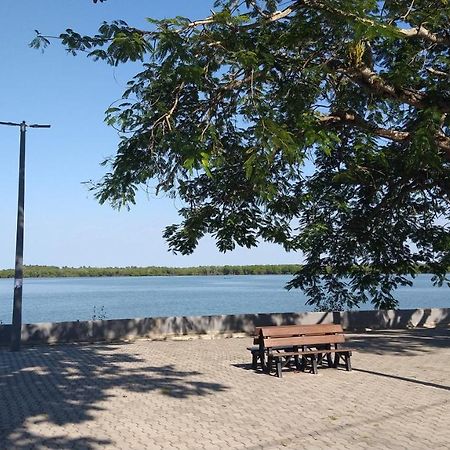 O Paraiso E Aqui Abrolhos - Suite Privativa, Cama De Casal, Ar Condicionado E Tv - Cafe Da Manha De Frente Para O Mar Caravelas Exterior photo